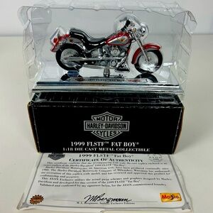 1999 FLSTF FAT BOY 1:18 DIE CAST METAL COLLECTIBLE